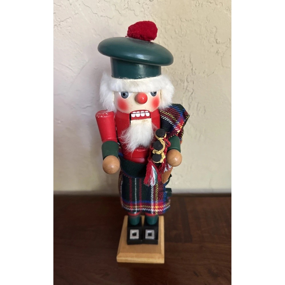 Nutcracker Village Scotsman Kilt & Bagpipes Tartan Plaid‎ 12 Inch Vintage 1994
